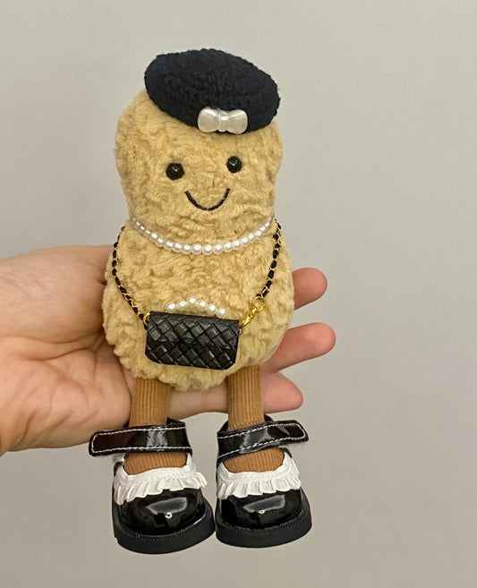 Amusable Peanut Chic Parisian Outfit