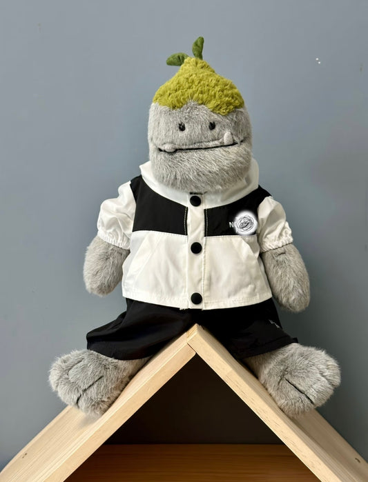 Rockleton wearing monochrome black and white club set